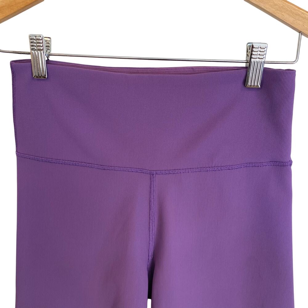Aritzia TnAction Ribbed High-Rise 7" Biker Shorts in Breezy Purple Size Medium - Picture 3 of 8